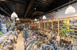 別館の「カトーサイクルプラス」