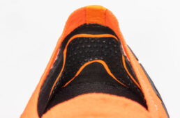 かかとの安定に寄与するクッション素材