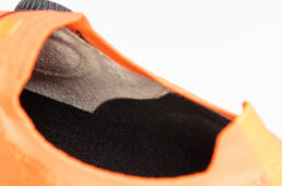 非常にシームレスに作られたDMTシューズの内側