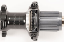 WH-R9270ホイールシリーズのリヤハブカットサンプル