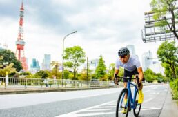 WH-9270に試乗する小笠原さん