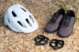 MTB用ヘルメット/シューズ/ペダル選び