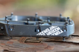 MTB用フラットペダルに配されたピン