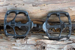 MTB用フラットペダルの例