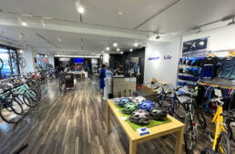 「ジャイアントストア松山」の店内