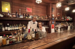 露口マスターと奥様の朝子さん