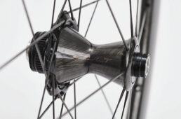 ボーラWTOウルトラシリーズのフロントハブ