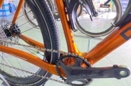 グラベルカーボンディスクのクランク