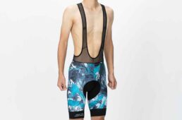 パールイズミ・エアスピードビブパンツ（1万6280円）。●新規注文／納期40日・3着〜　●追加注文／納期40日・1着〜（3着未満は割増）