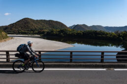 長良川の下流域を渡る
