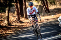 チェーンルブ ドライをテストする田中裕士さん