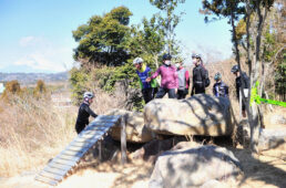 サクラドロップのアドバイスをする今井さん