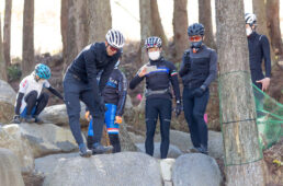 浄蓮の滝のラインを伝える山本さん