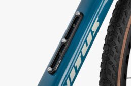 アピデュラ・ボトルケージマウント