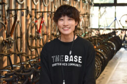 THE BASEストアースタッフの赤坂愛里彩（あかさか ありさ）さん