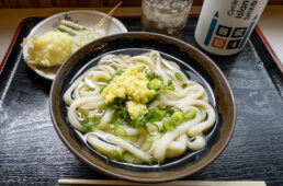 かけ小（あつあつ）に玉子天とアスパラ天