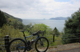 賤ヶ岳から竹生島を見下ろす