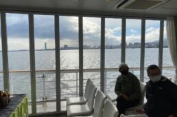 琵琶湖の中ほどまでクルージング