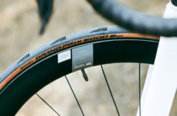 エアロードCF SLX8のフロントタイヤ