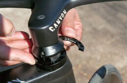 エアロードCF SLX8のコラムスペーサー