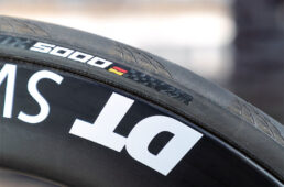 エアロードCF SLX8のフロントタイヤ