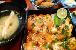 山本屋魚濱のビワマス料理