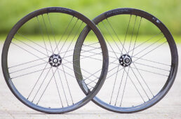 カンパニョーロ・シャマルカーボンDB 2WAY シマノ（21万4500円）