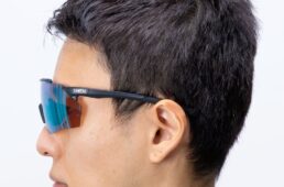 ピヴロックを着用（横）