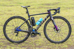 岩島さんのバイク、スコット・アディクトRC