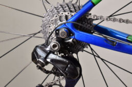 電動変速の変速ケーブル