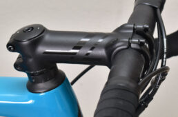 ハンドルを支えるパーツであるステム