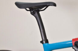 サドルを支えるパーツであるシートポスト