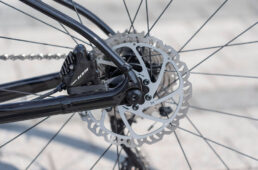 アヴェイルAR1のディスクブレーキ