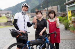 宿の女性スタッフとシシャチョー