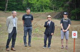 白鳥市長、呉本さん、御子柴さん、小口さん