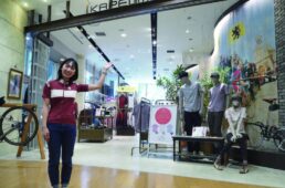 渋谷のカペルミュール直営店でスタッフを務める磯田美咲さん