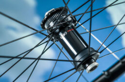 スピード25のハブ