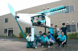 名古屋大学AirCraftの2022年チームメンバーと彼らが作った機体