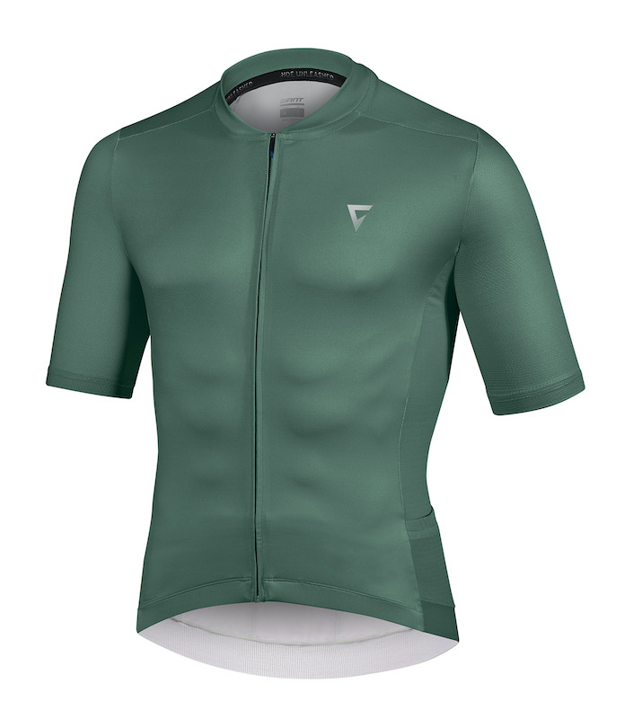 ジャイアント2022アパレル