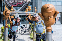 高岡駅前のドラえもんなどの像