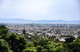 墓所から見る現代の京都市内