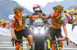 ツール2022第11ステージのフィニッシュ地点でのログリッチとクス