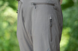 MTB用ロングパンツに設けられるポケット