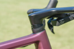 コラムカットなしでハンドル高さの調整可能