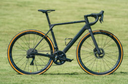 キャニオン・アルティメットCFR DI2