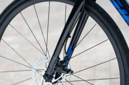 コンテンドAR4のフロントフォークとディスクブレーキ