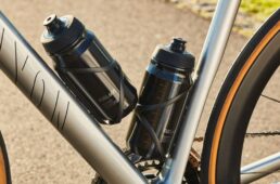 ライトウェイトカーボンボトルケージ