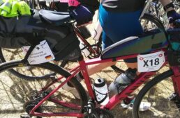 トップチューブバッグを装着したバイク