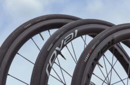 スペシャライズド新型ターボ3本