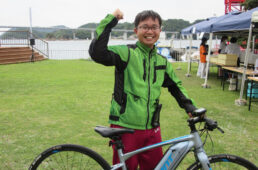 ゴール後の山本悠二実行委員長